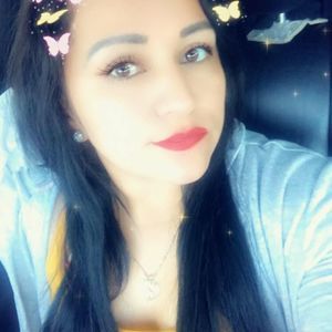 Meet your Posher, Roxana